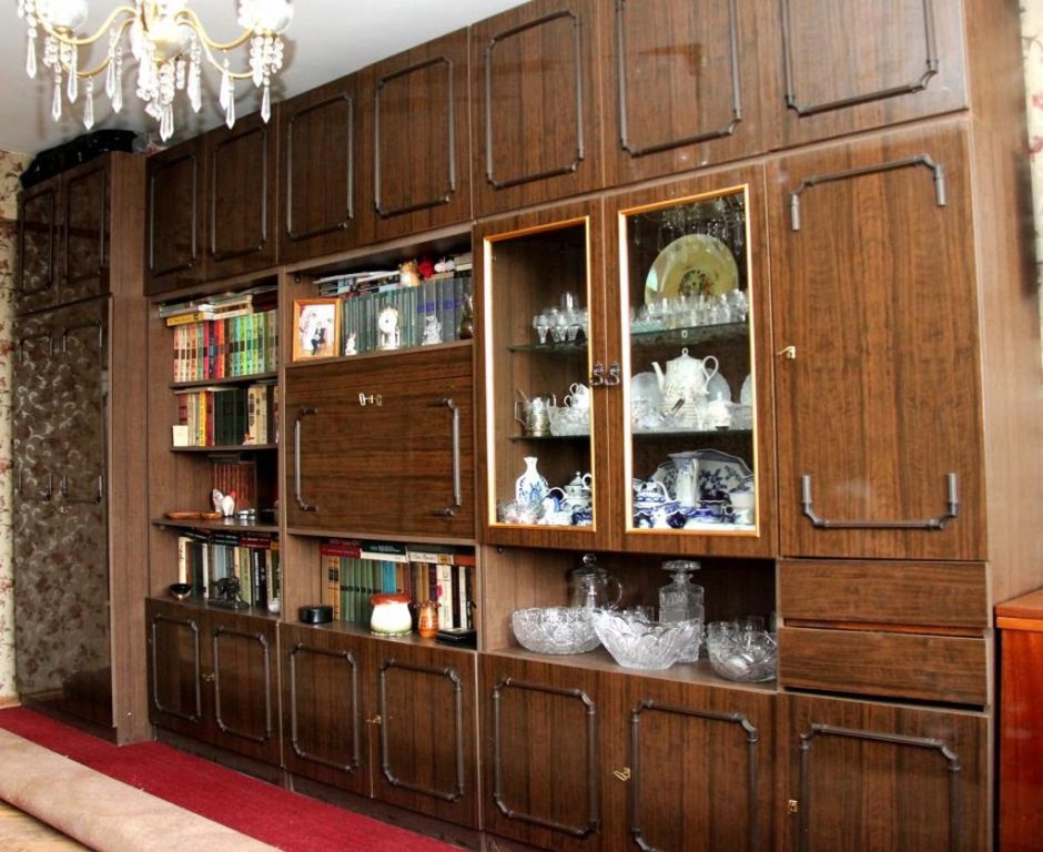 Стенка Старая Советская