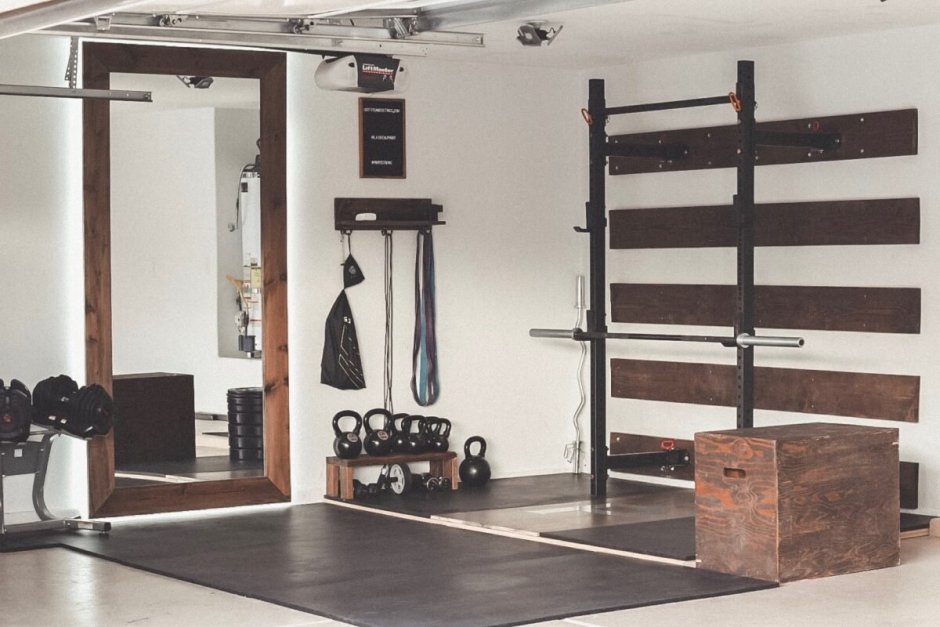 Домашний спортзал в гараже