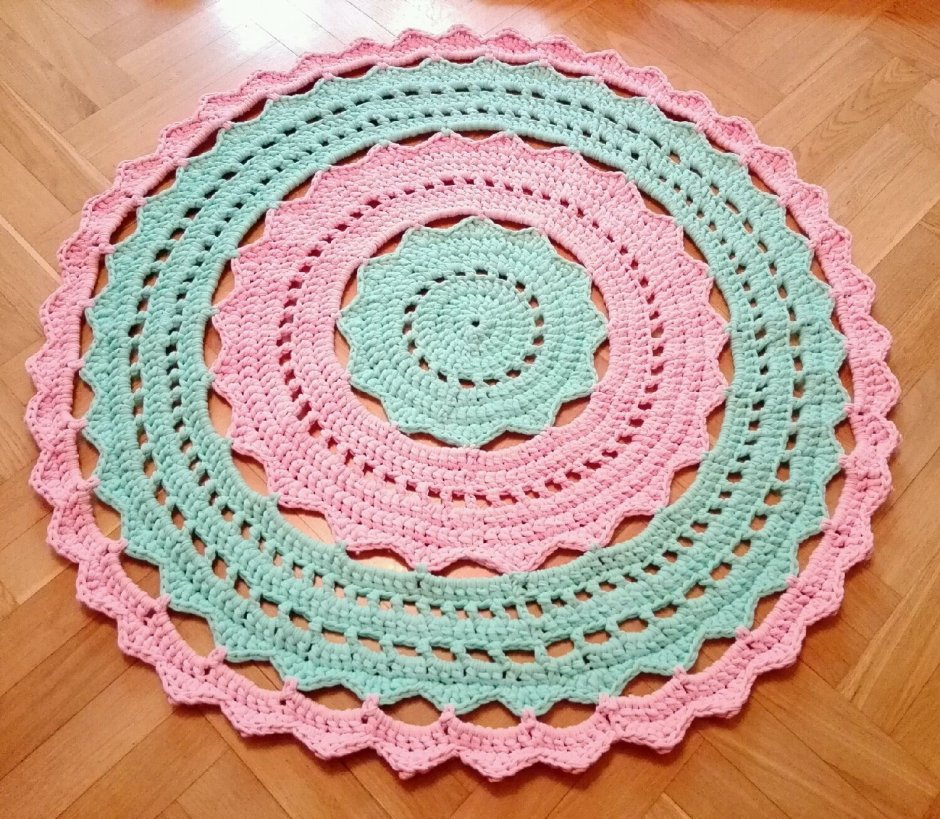 Коврик из трикотажной пряжи