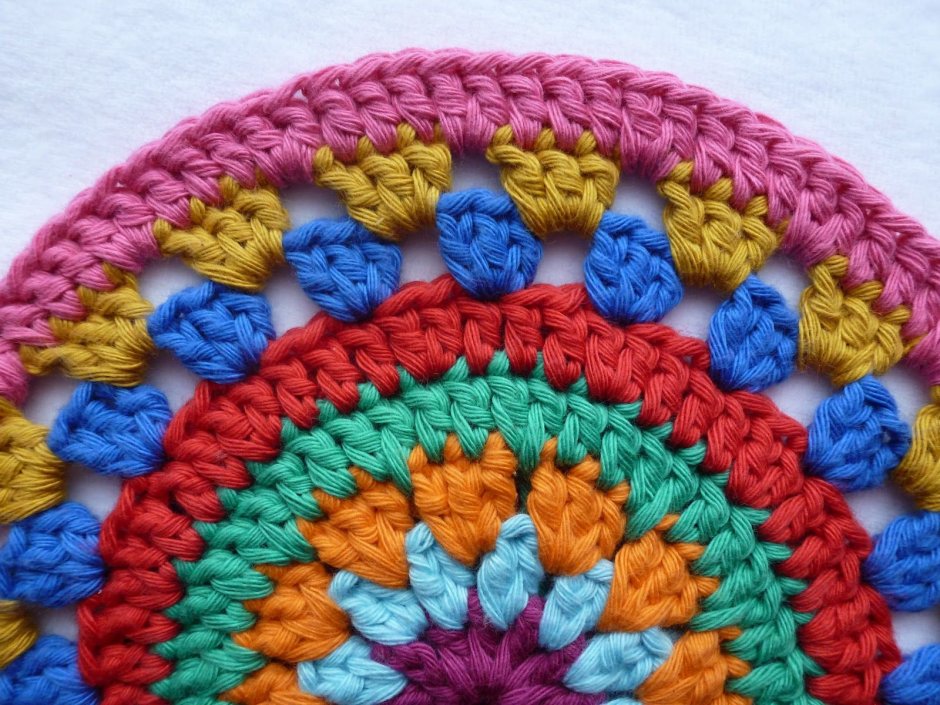 Коврик на стул крючком круглый