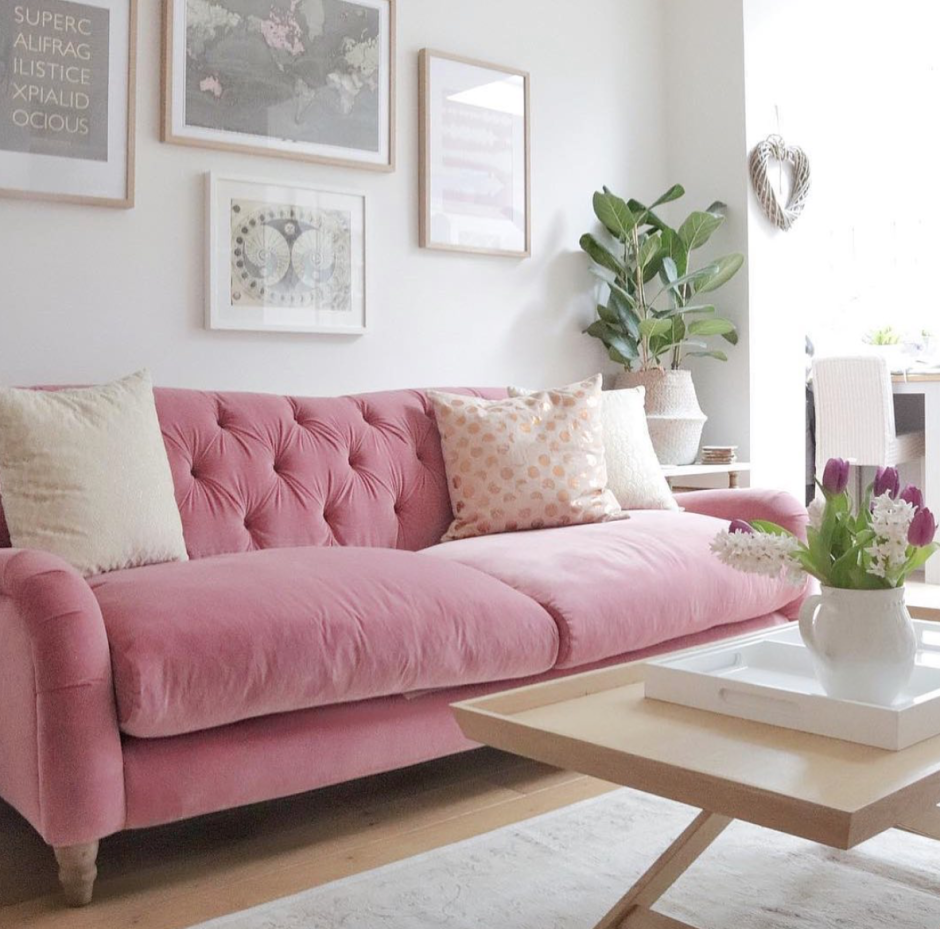 Гостиная в нежных тонах