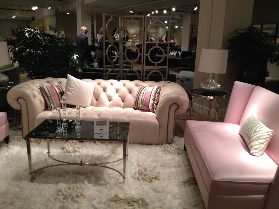 Гостиная в пудровых тонах