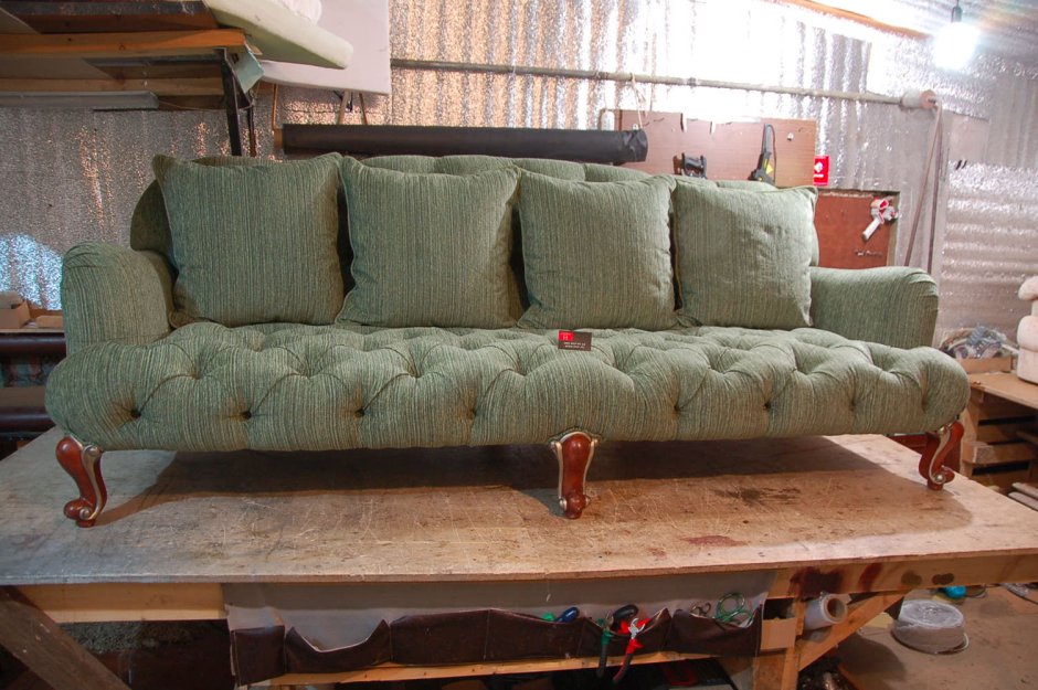 Перетянуть старый диван