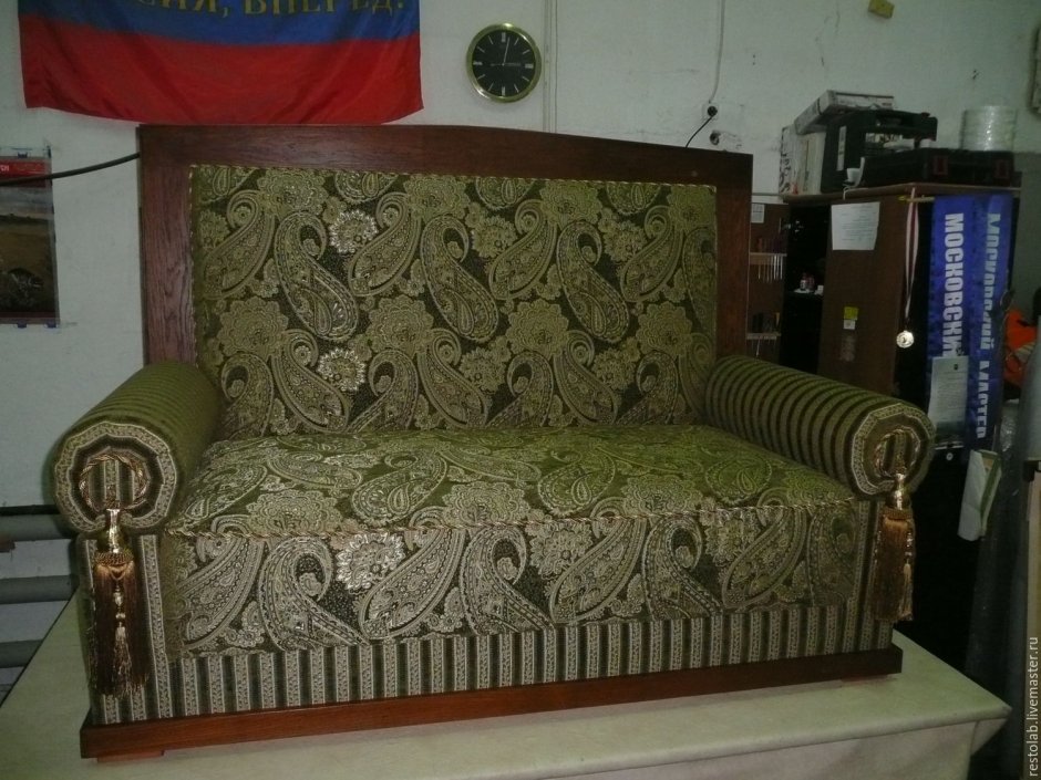 Перетянуть диван на дому