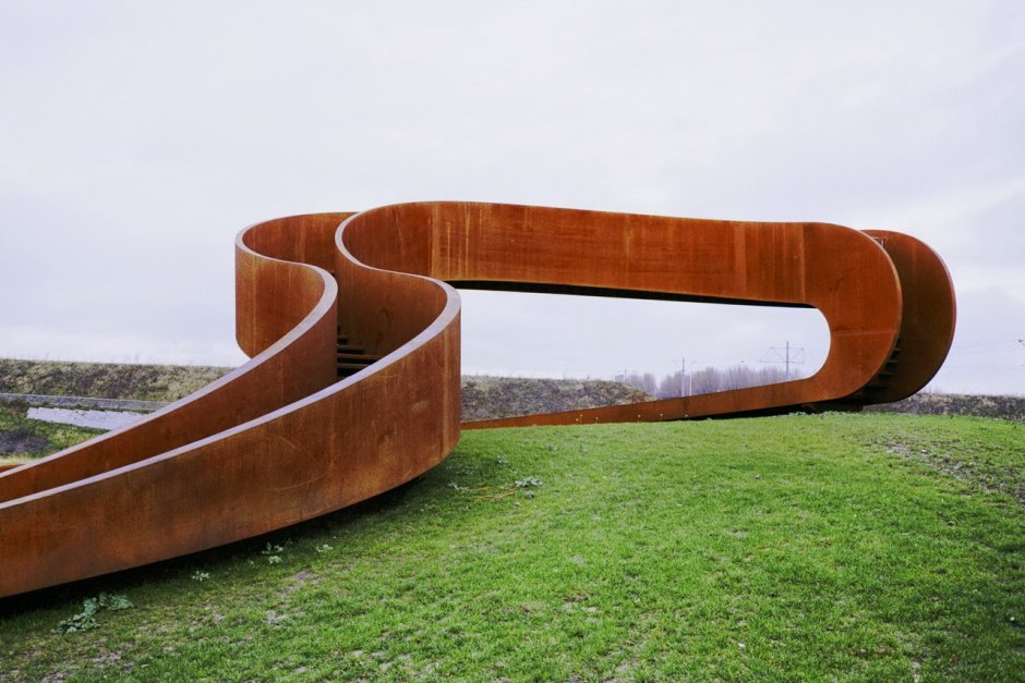 Dragon King Kong Bridge — пешеходный мост в китайском городе Чанша