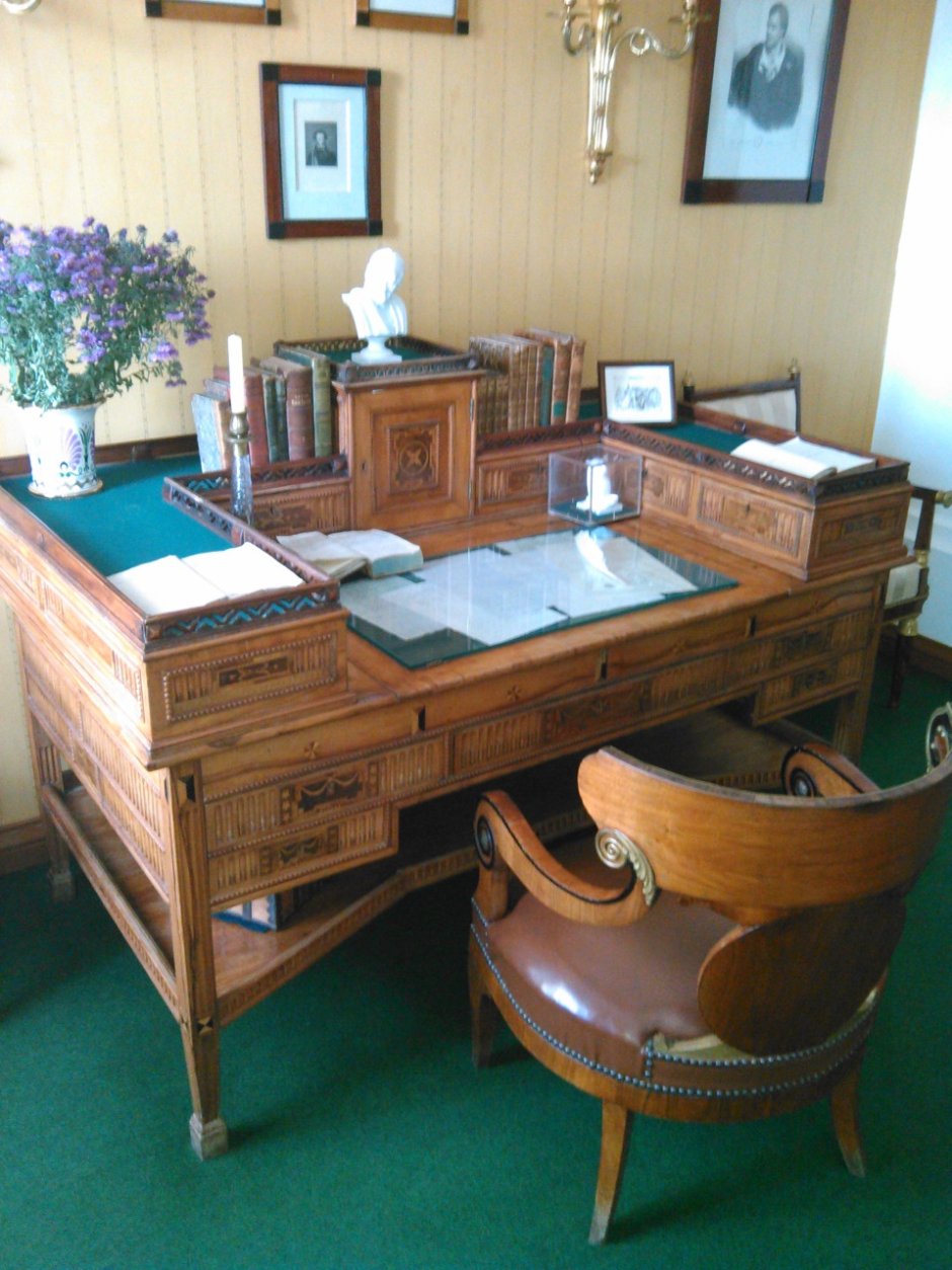 Гостиная в Тарханах