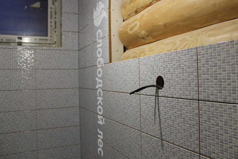 Плавающие стены под плитку в деревянный дом