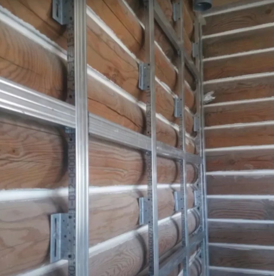 Металлический каркас под гипсокартон в деревянном доме