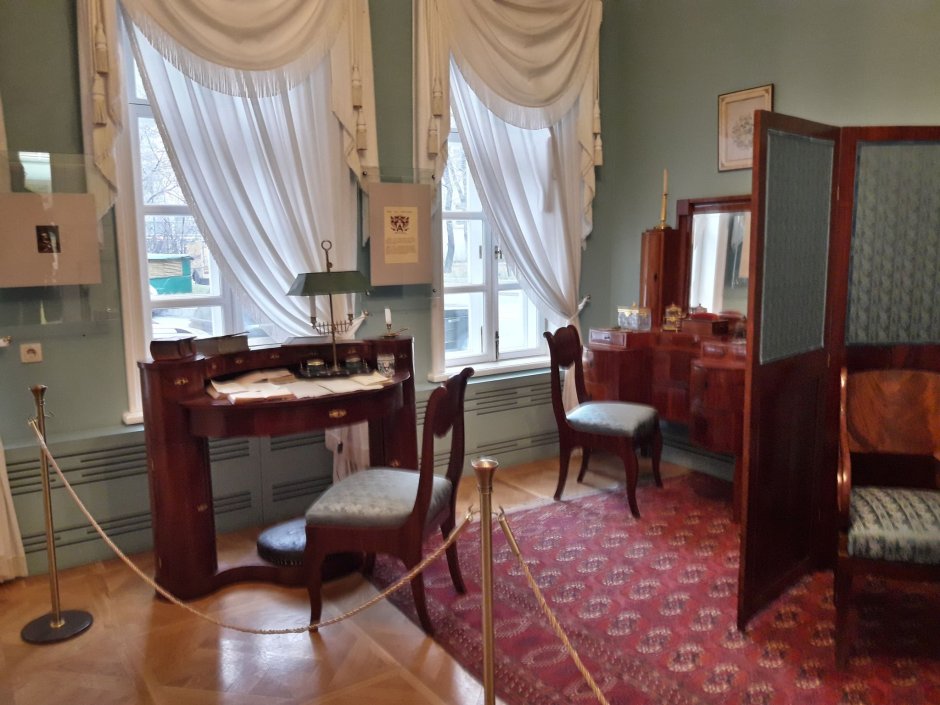 Дом музей Лермонтова в Пятигорске стол