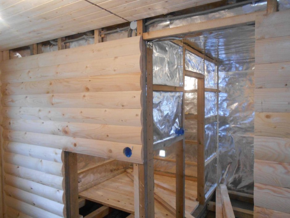 Крепление к потолку