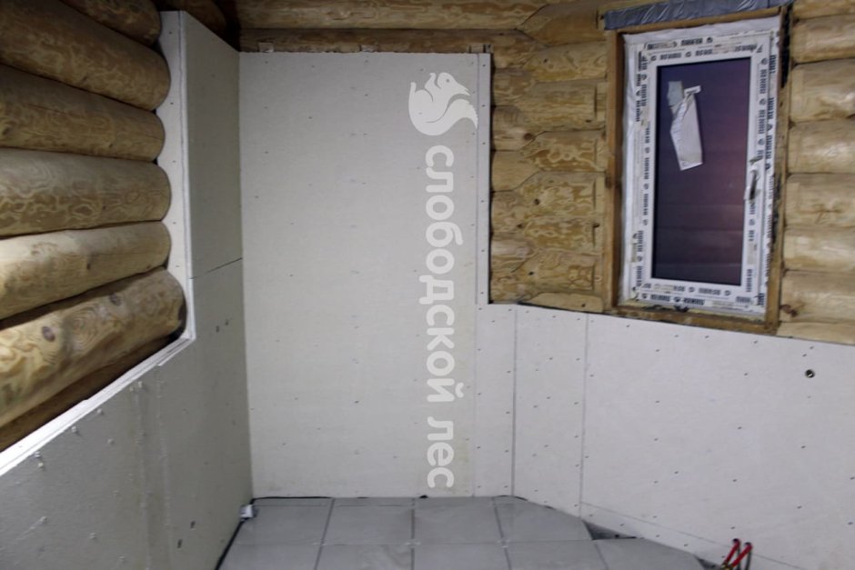 Плавающие стены под плитку в деревянный дом