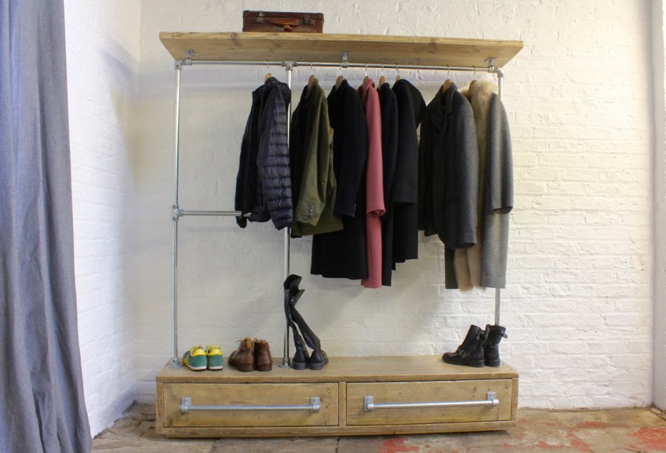 Прихожая из водопроводных труб лофт