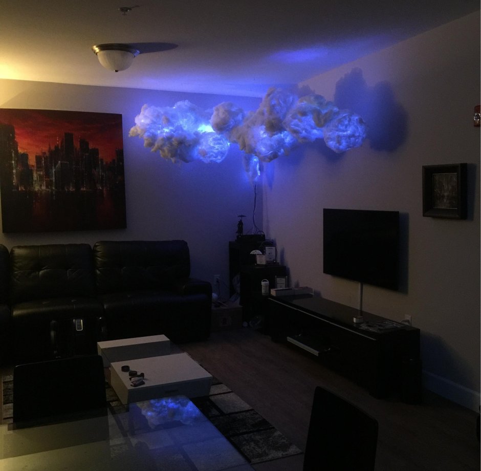 Облако на стене с подсветкой