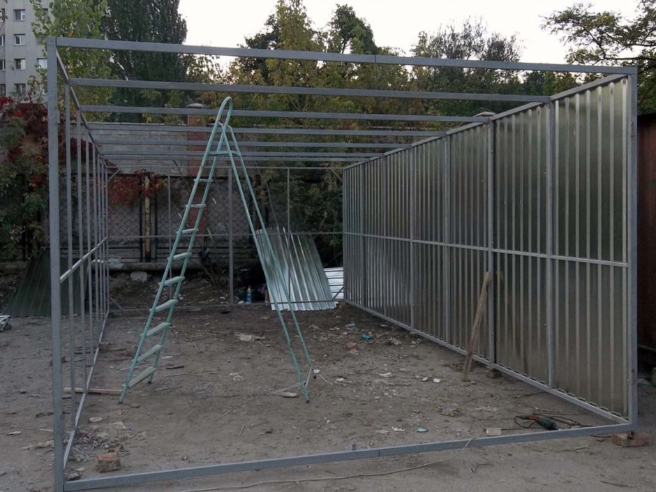 Гараж из профильной трубы