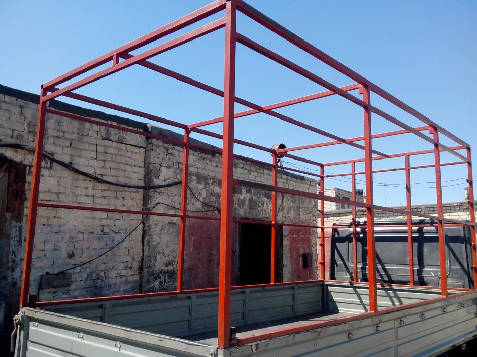 Металлический каркас из профильной трубы 80 мм