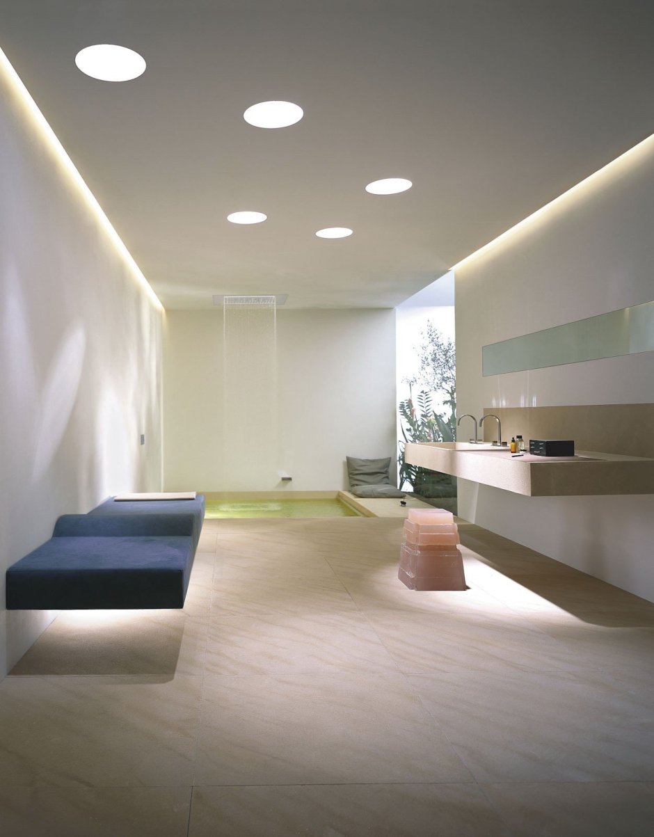 Светодиодные полосы на натяжном потолке