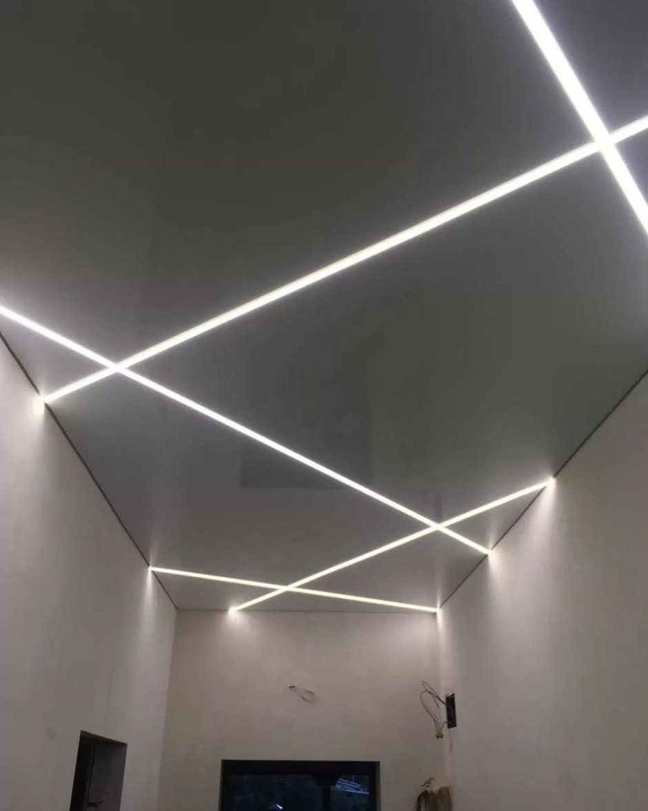Натяжной потолок с подсветкой