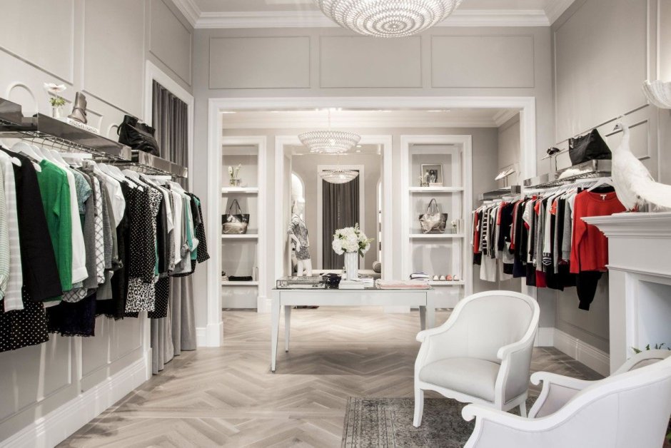 Интерьер магазина одежды