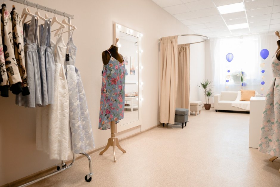 Шоу рум одежды интерьер