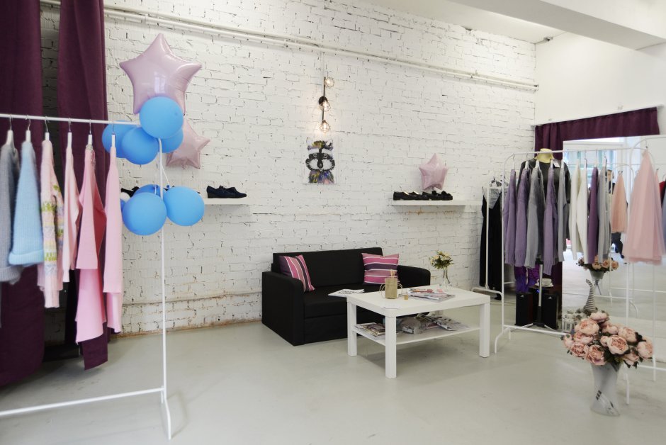 Шоу рум одежды в стиле лофт