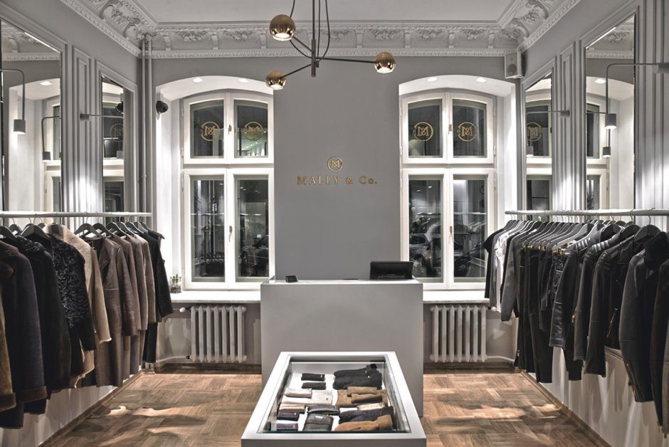 Неоклассика в интерьере магазина одежды