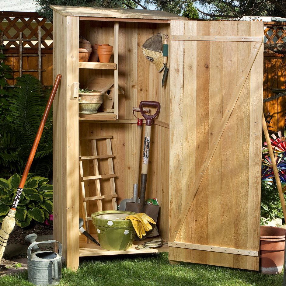 Деревянный стеллаж на балкон