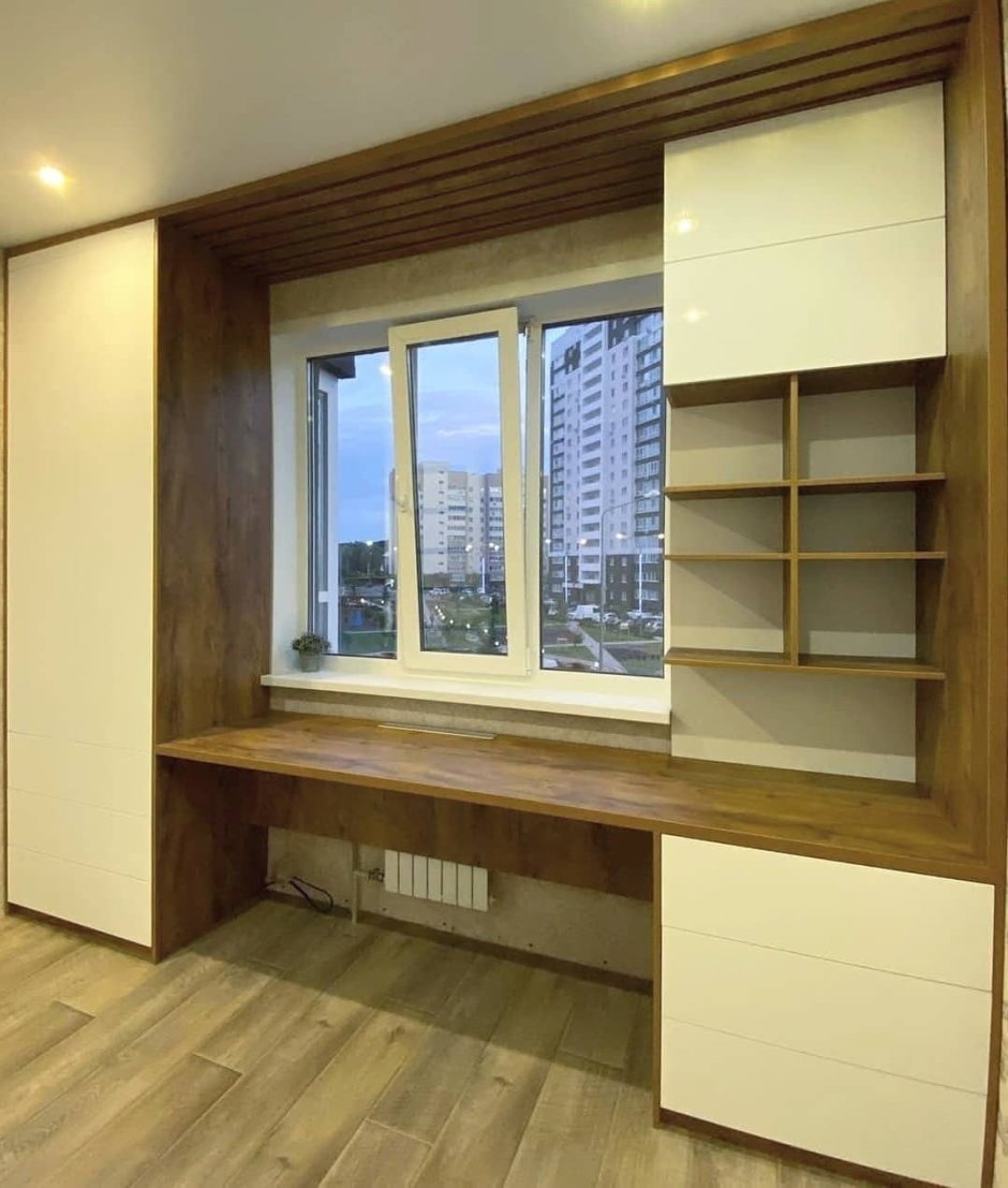 Столешница у окна в детской