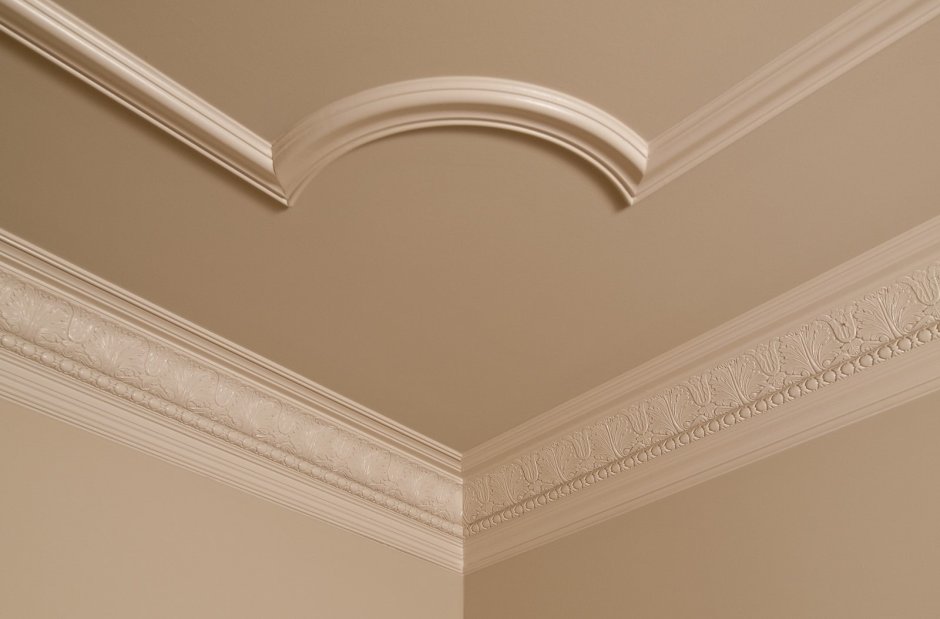 Плинтус потолочный 4110