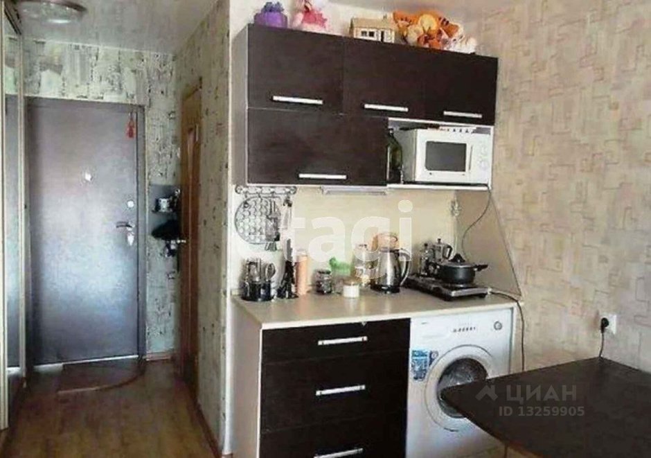 Кухня в комнате в общежитии