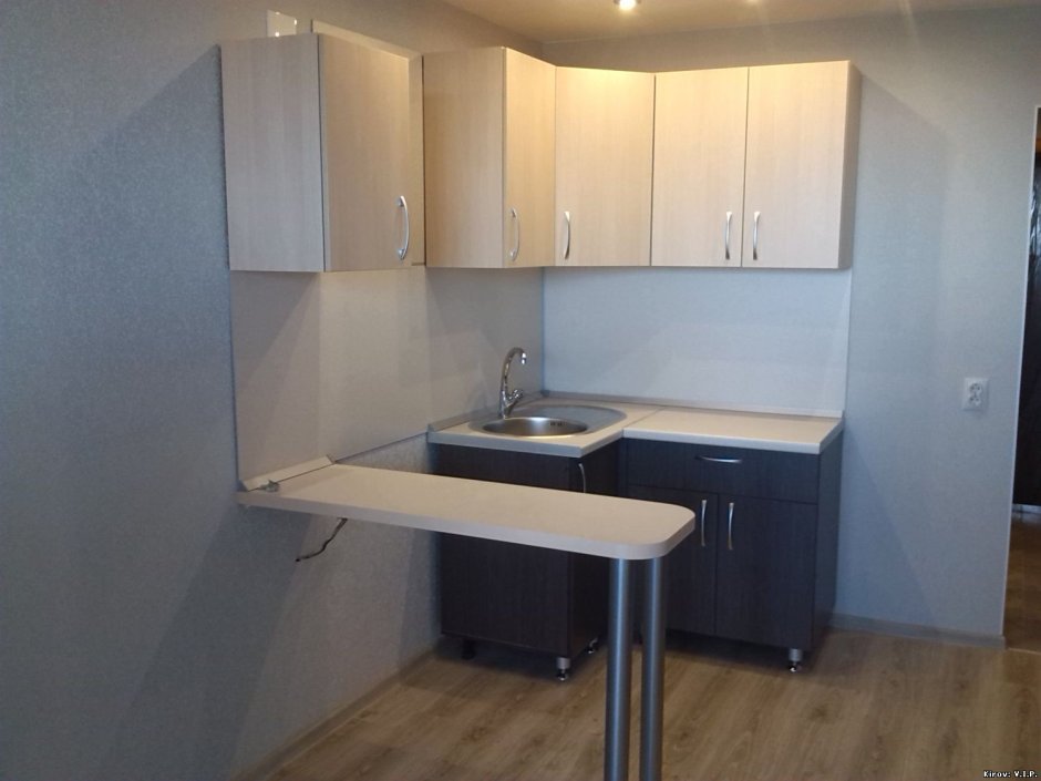 Угловая кухня в студии