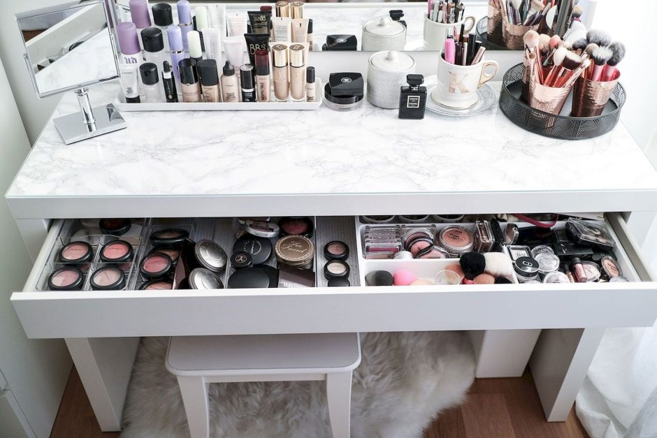 Bauhaus13 (спальня) стол туалетный