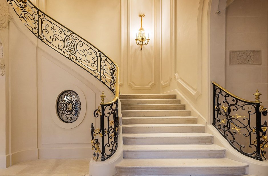 Лестничный Холл буазери