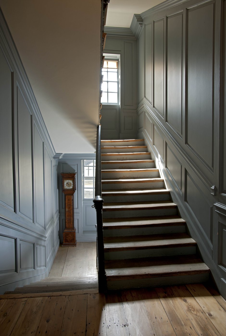 Лестница в классическом интерьере