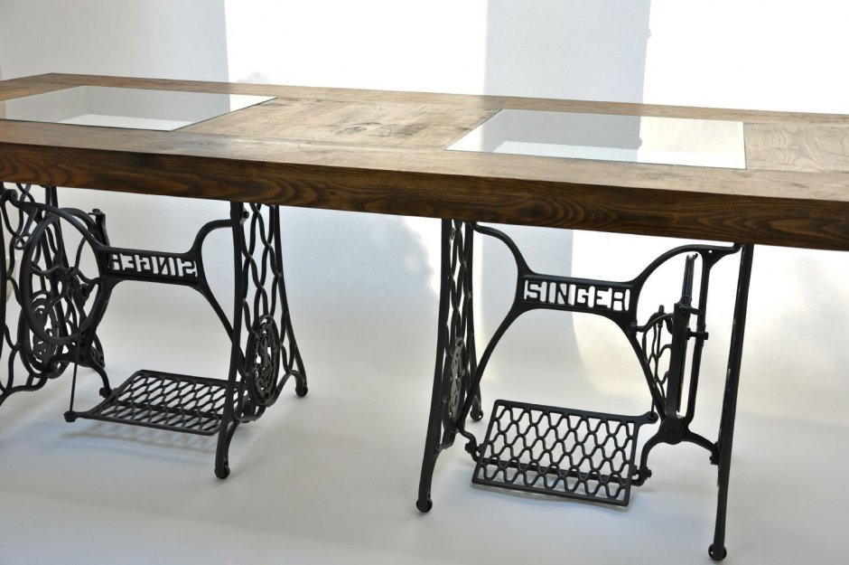 Стол из швейной машинки