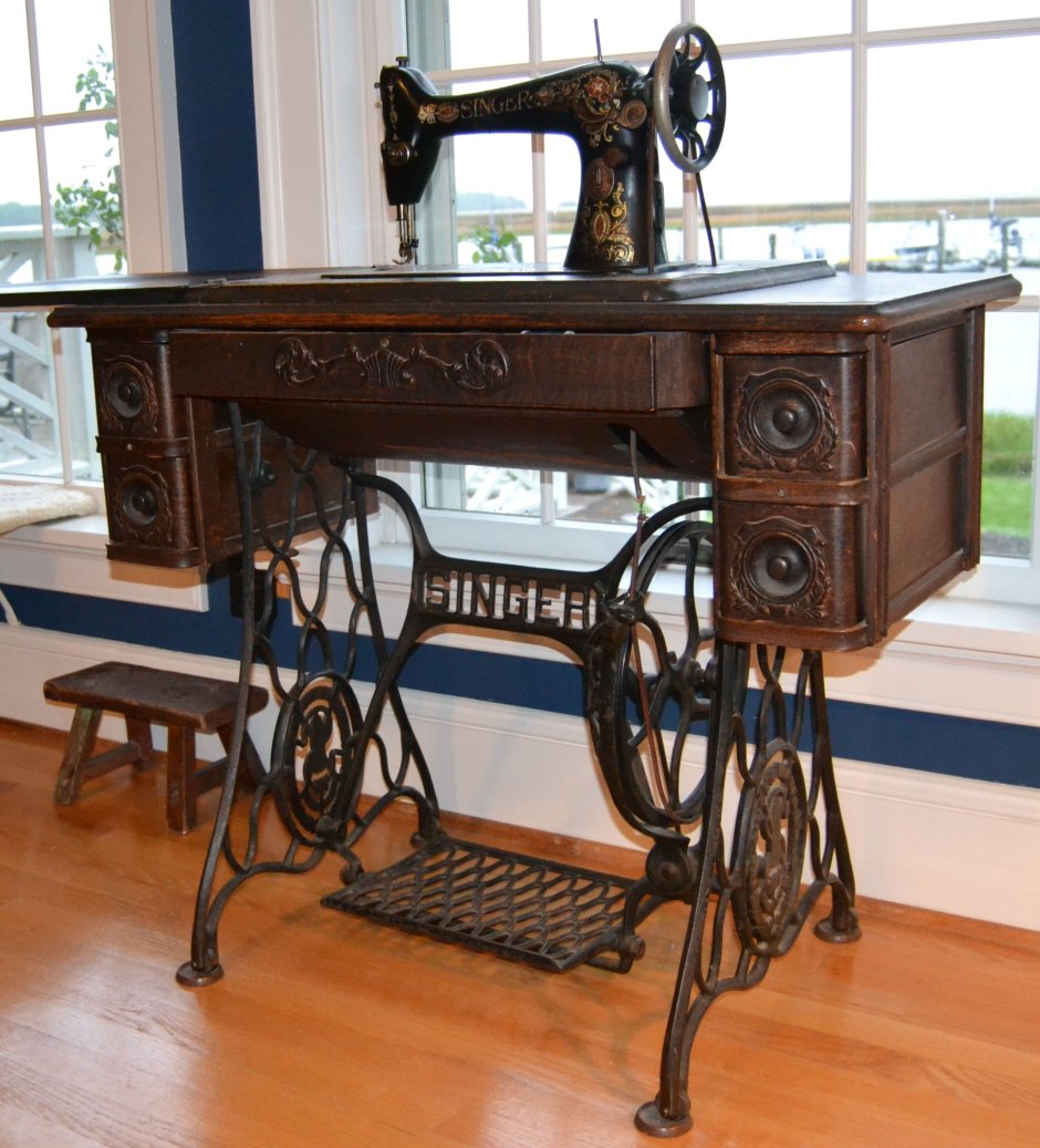 Швейная машинка Зингер 677g