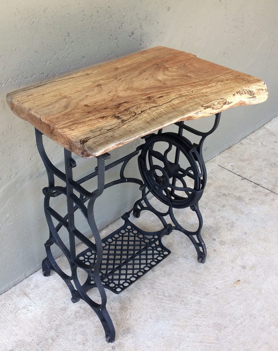 Тумба под раковину из швейной машинки Зингер