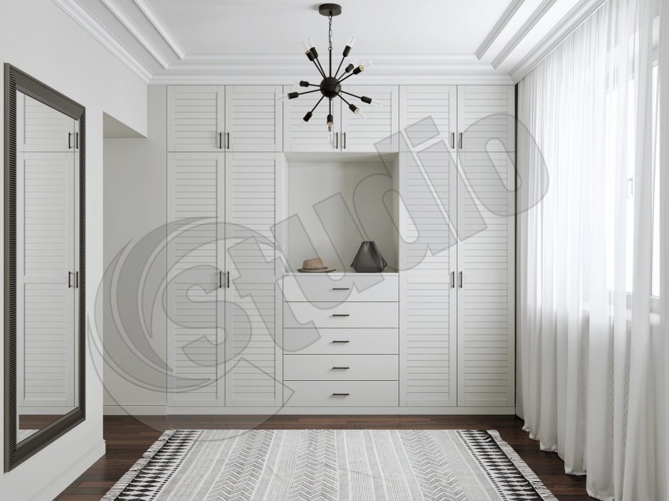 Шкаф в прихожую с жалюзийными дверьми