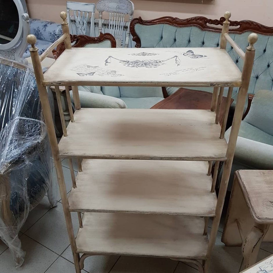 Этажерка резная