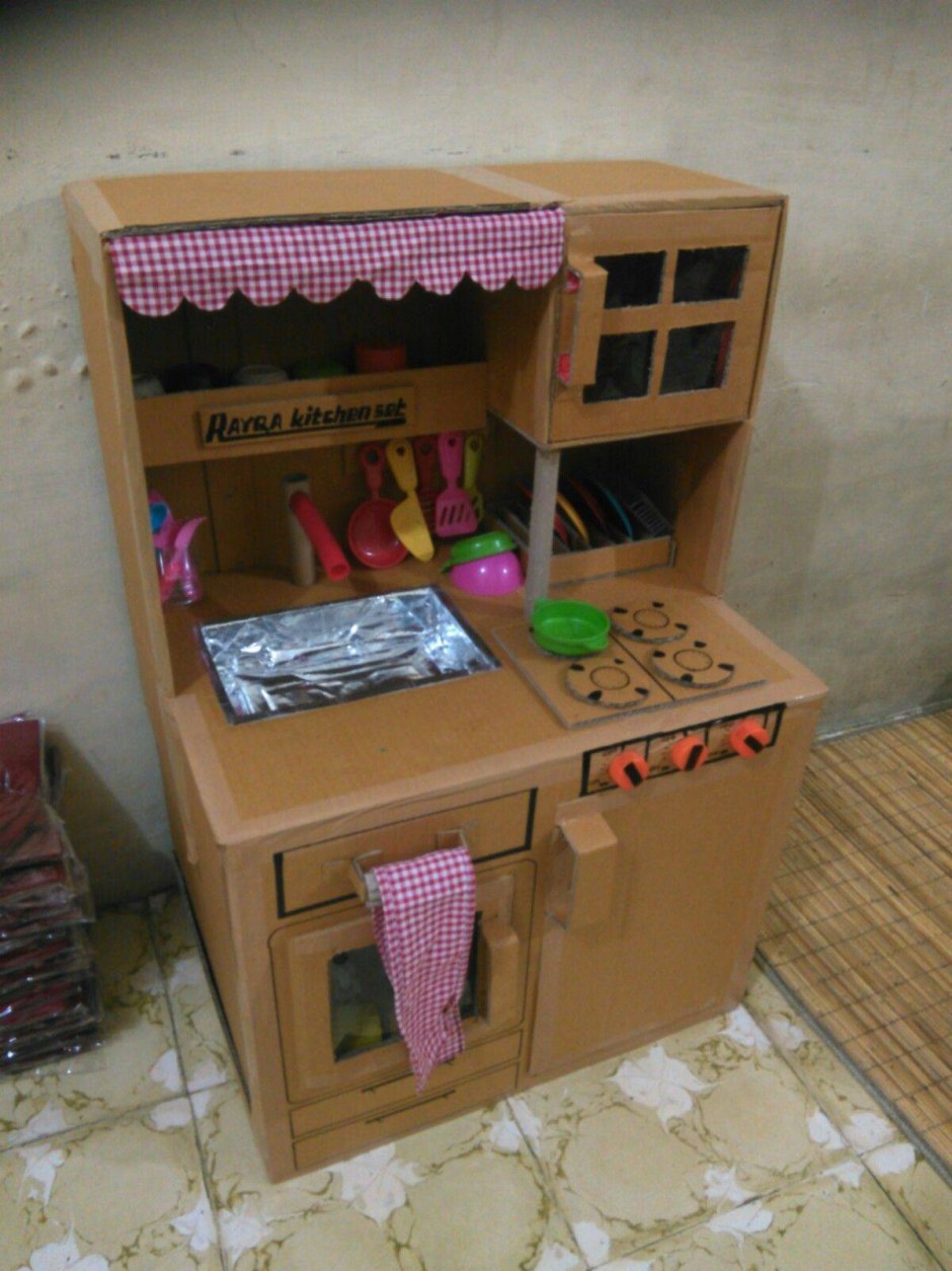 Кухня из картонных коробок