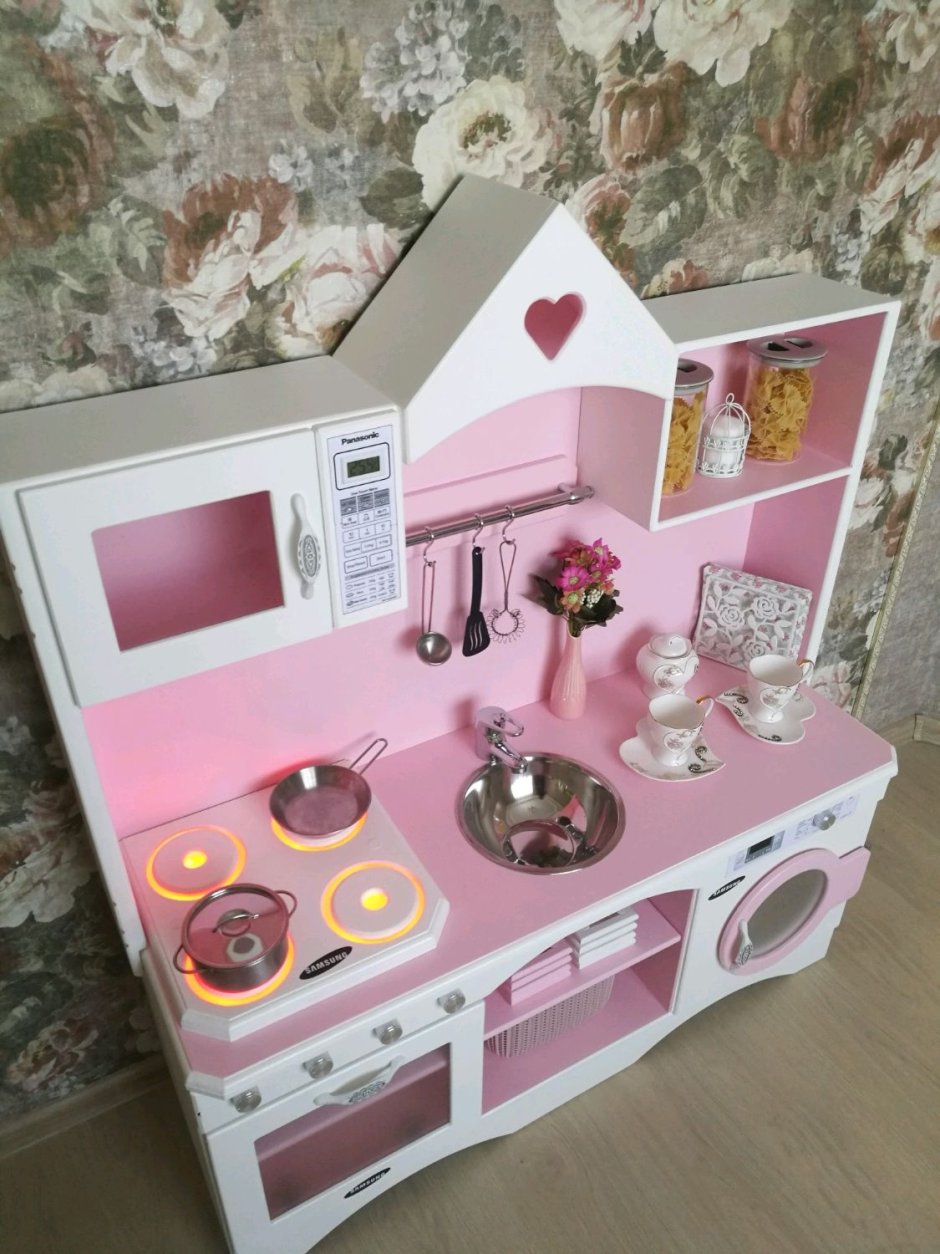 Детская кухня из коробок