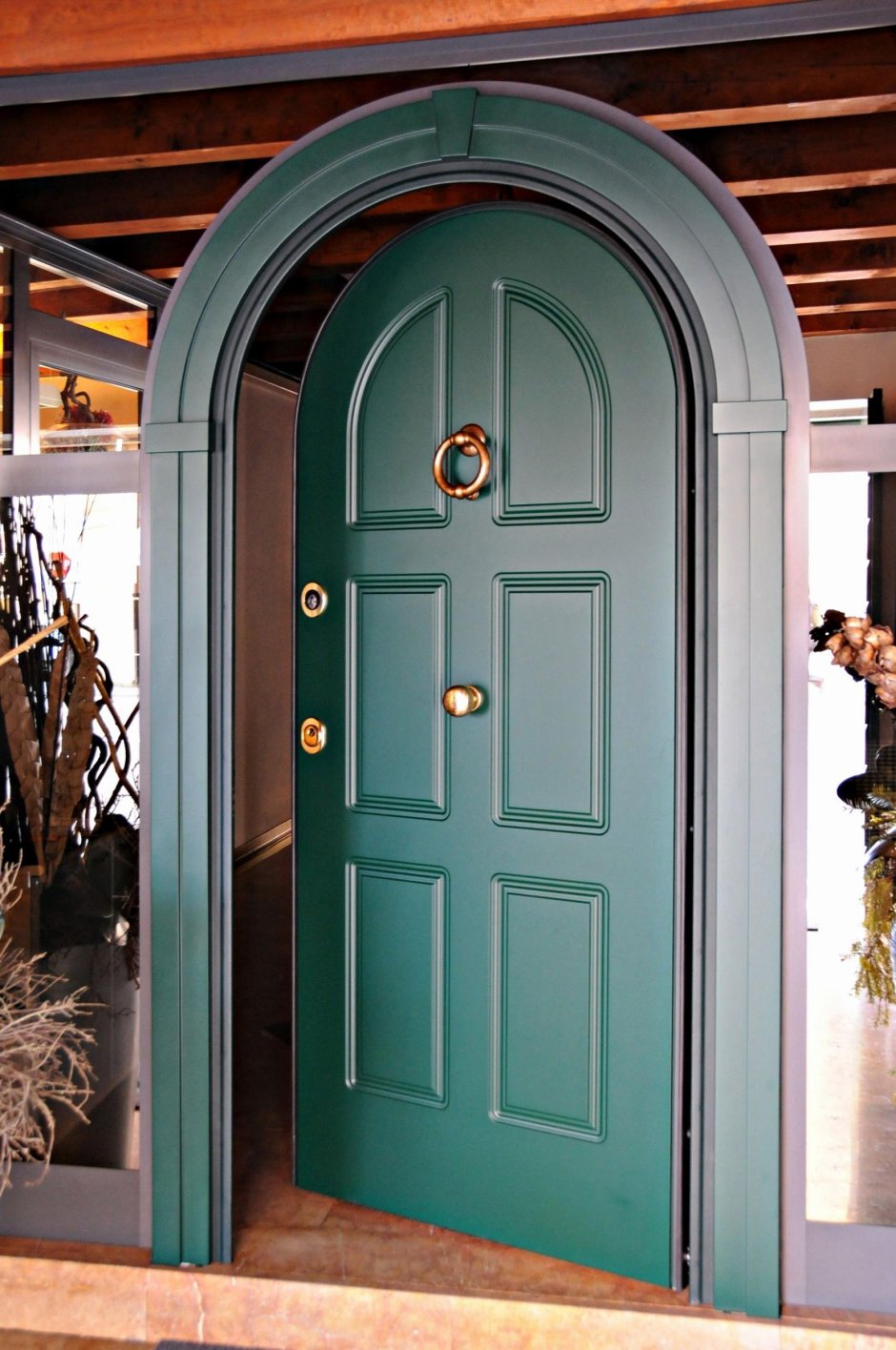 Входная дверь