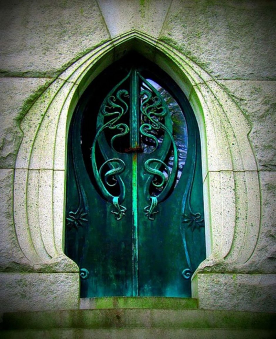 Необычные входные двери