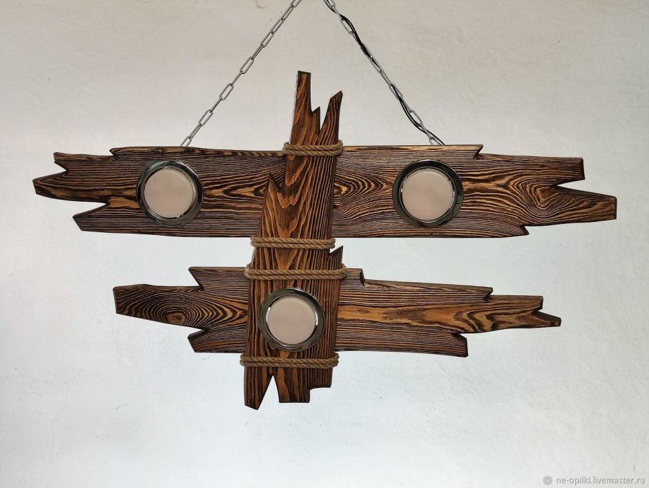 Люстра из дерева