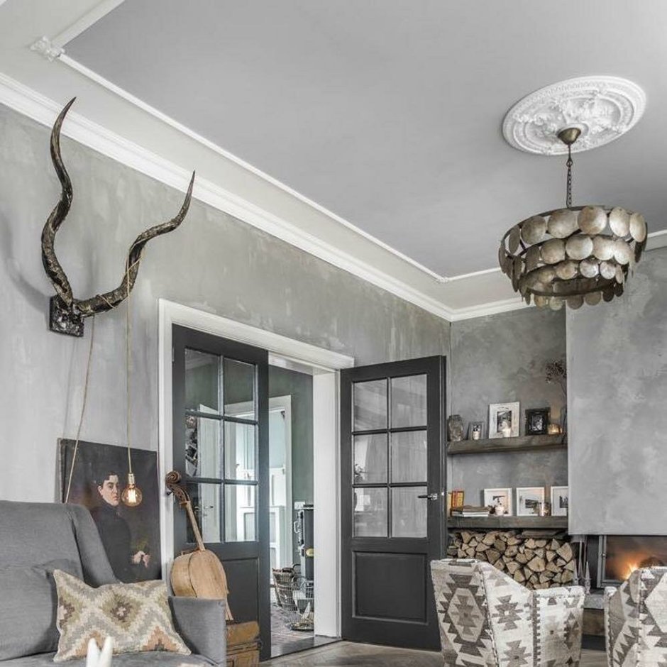 Потолочный плинтус в современном интерьере