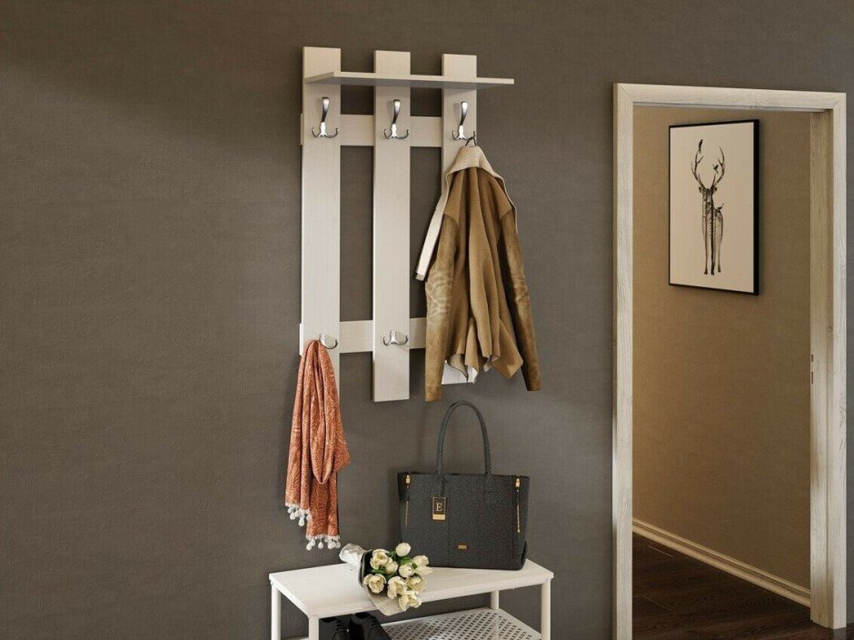 Прихожей вешалка из палок