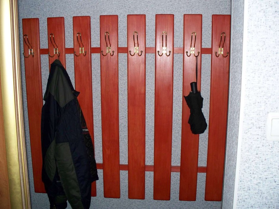 Деревянные крючки для вешалки