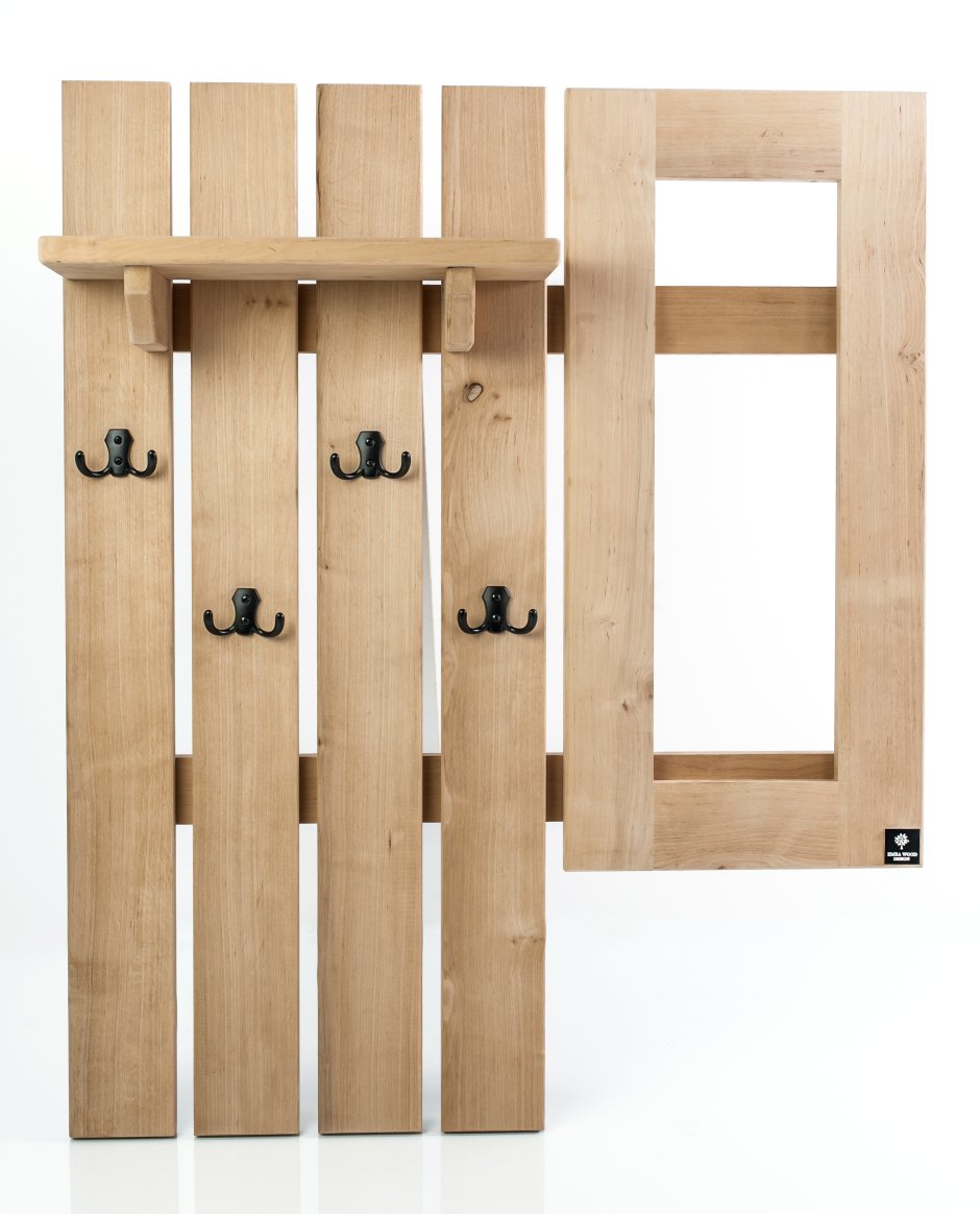 Вешалка из деревянных реек