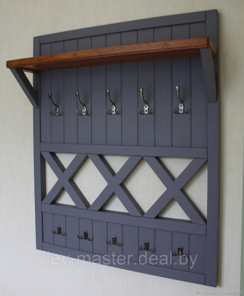 Вешалка из дерева настенная