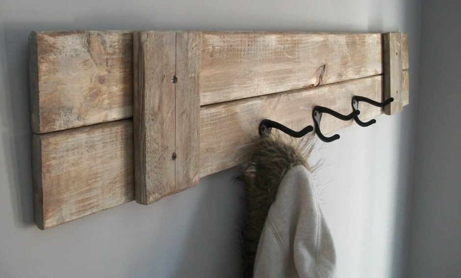 Крючки для одежды в прихожую