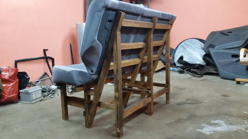 Диванчик в гараж